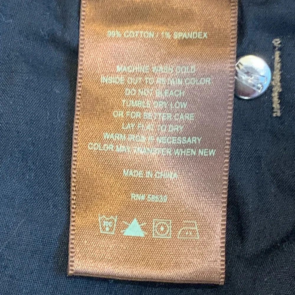 Kut from the Kloth Bermuda Denim shorts. - Picture 4 of 5